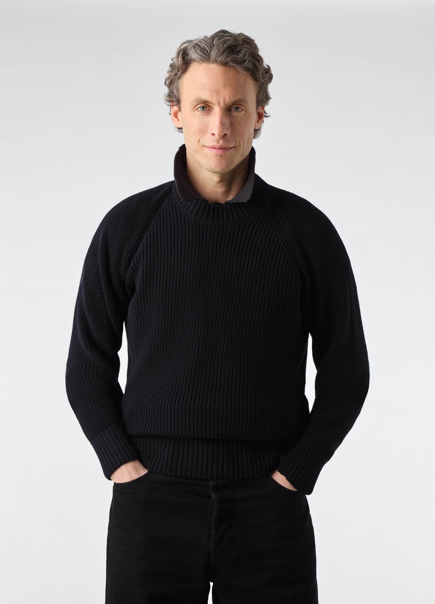 Bengt Raglan Sweater - Black | Berg & Berg